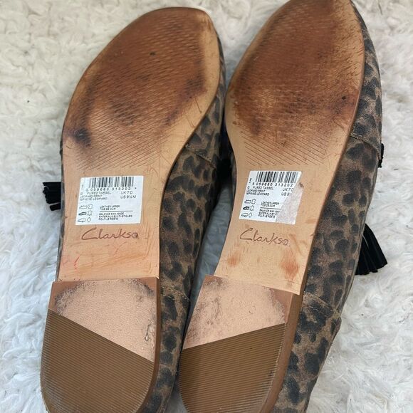 Clarks leather suede Leopard Print Loafers with Tassels accent Size 9.5M - Picture 11 of 11